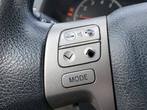 Used 2013 Toyota Corolla LE FWD image 19