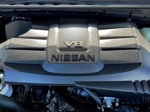 Used 2022 Nissan Titan SV image 31