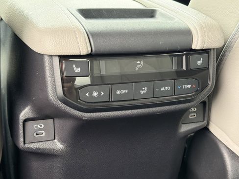 Used 2024 Toyota Grand Highlander AWD Hybrid image 20