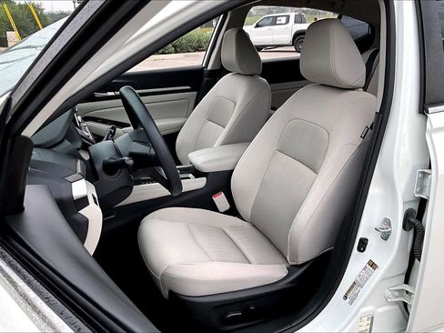 Used 2023 Nissan Altima 2.5 SV FWD image 8