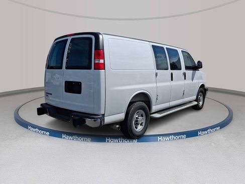 Used 2025 Chevrolet Express 2500 w/ Driver Convenience Package RWD image 6