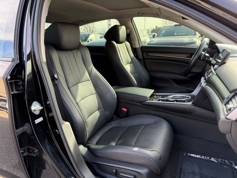 Used 2020 Honda Accord Touring image 10