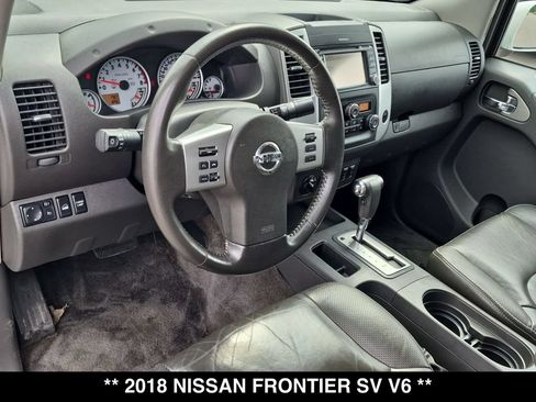 Used 2018 Nissan Frontier PRO-4X AWD/4WD image 2