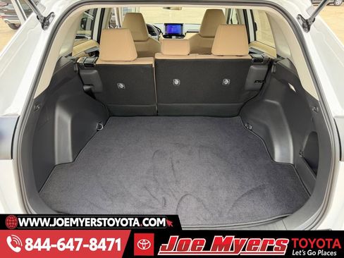 Used 2025 Toyota RAV4 XLE image 29