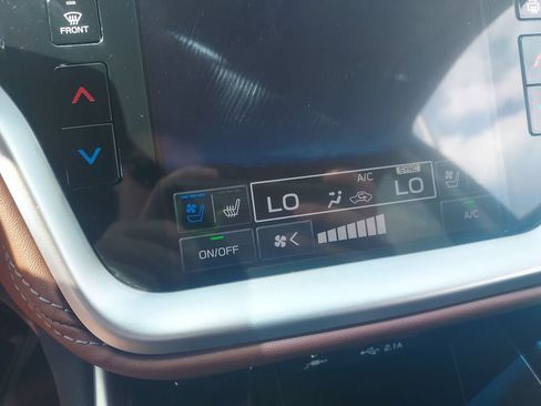 Used 2020 Subaru Outback Touring AWD/4WD image 18
