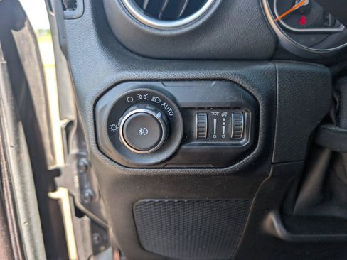 Used 2020 Jeep Wrangler Unlimited Sahara AWD/4WD image 63