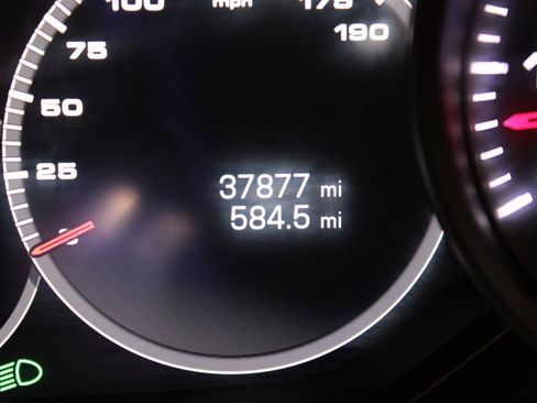 Used 2023 Porsche Panamera 4 Platinum Edition w/ Assistance Package image 22