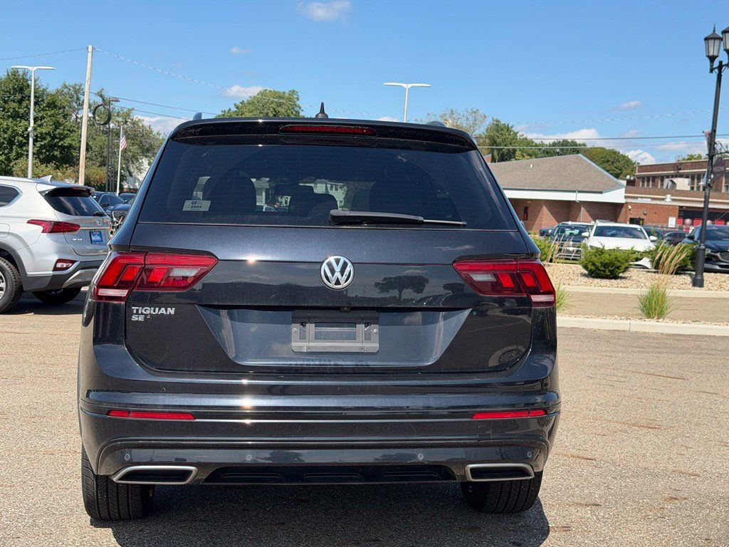 Used 2020 Volkswagen Tiguan SE R-Line FWD image 4