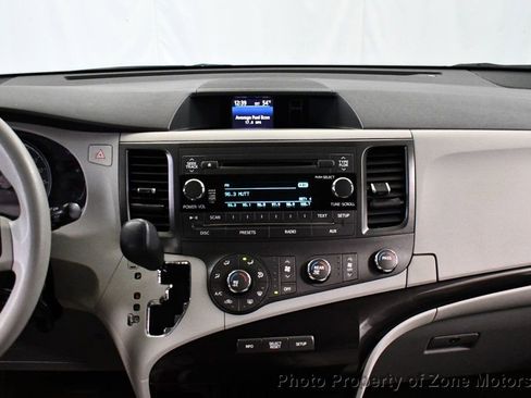 Used 2011 Toyota Sienna LE w/ Towing Pkg image 22