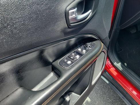 Used 2019 Jeep Compass Limited FWD image 18