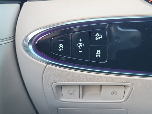 Certified 2023 Genesis GV70 2.5T w/ Advanced Package image 14