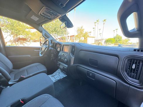 Used 2022 Chevrolet Silverado 2500 Custom w/ Custom Value Package AWD/4WD image 31