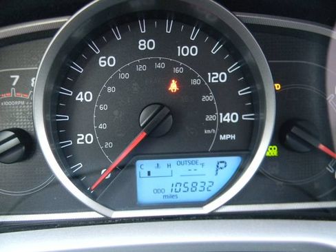 Used 2014 Toyota RAV4 LE AWD/4WD image 10
