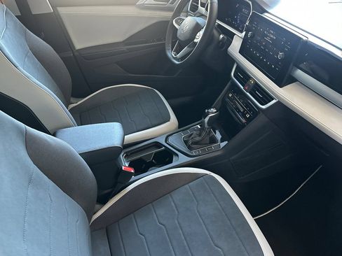 New 2026 Volkswagen Taos SE FWD image 14