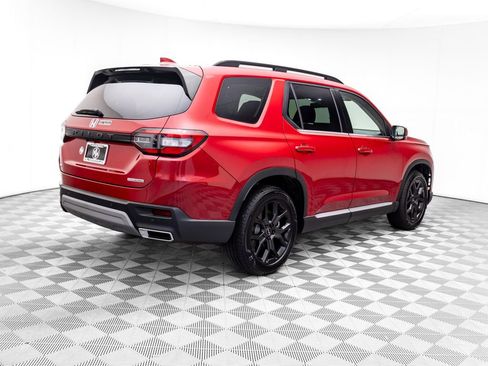 Certified 2025 Honda Pilot Touring image 8