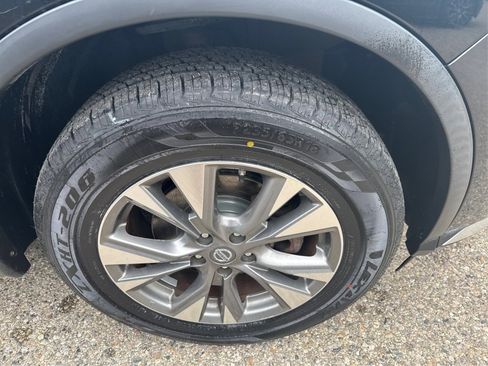 Used 2018 Nissan Murano SV image 19