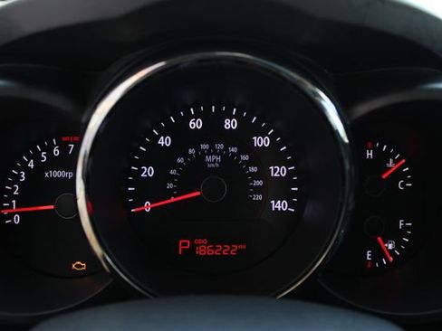 Used 2010 Kia Soul + w/ Audio Pkg FWD image 9