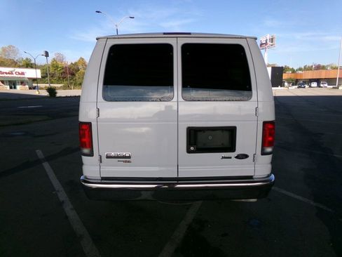 Used 2014 Ford E-350 and Econoline 350 XLT image 7