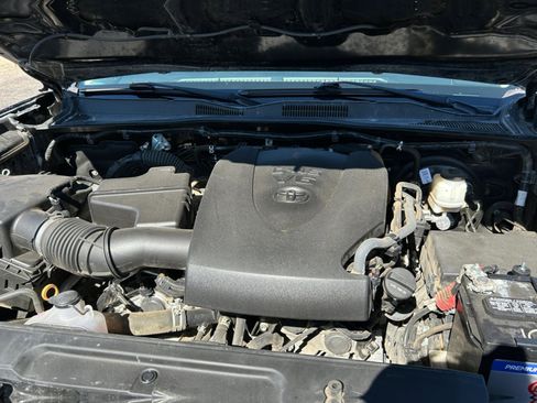 Used 2021 Toyota Tacoma SR5 w/ Technology Package image 20