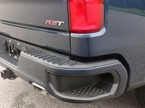 Used 2022 Chevrolet Silverado 1500 RST w/ Convenience Package II image 8