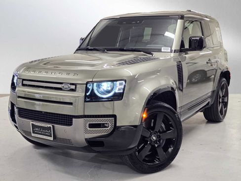 Used 2025 Land Rover Defender 90 X-Dynamic SE image 1