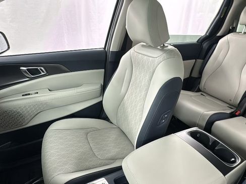 New 2026 Kia Carnival SX w/ SX Dark Edition Package FWD image 13