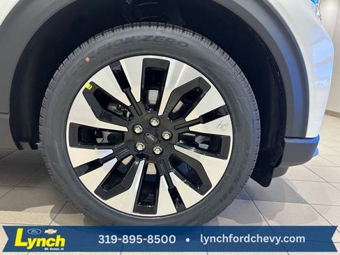 New 2026 Ford Explorer Platinum w/ LUX Leather Package image 30
