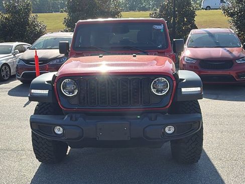 Used 2025 Jeep Wrangler Willys AWD/4WD image 3