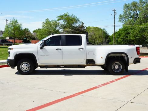 Used 2024 Chevrolet Silverado 3500 W/T AWD/4WD image 2
