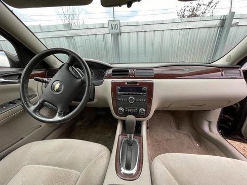Used 2010 Chevrolet Impala LT FWD image 31