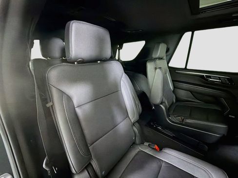 Used 2025 Chevrolet Tahoe Z71 w/ Comfort Package AWD/4WD image 33