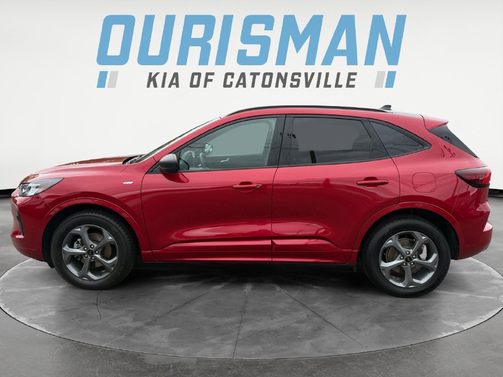 Used 2023 Ford Escape ST-Line w/ Tech Pack #1 AWD/4WD image 3