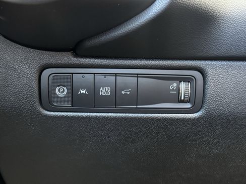 Used 2025 Chevrolet Equinox EV RS image 28