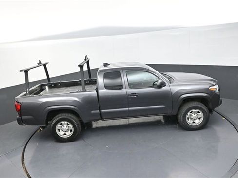 Used 2022 Toyota Tacoma SR image 16