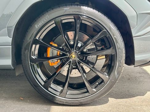 Used 2024 Lamborghini Urus S AWD/4WD image 17