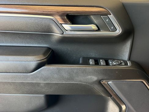 Used 2023 Chevrolet Silverado 1500 LT Trail Boss w/ Protection Package image 11