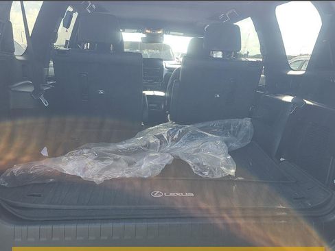 Used 2023 Lexus GX 460 Premium w/ Accessory Package image 14