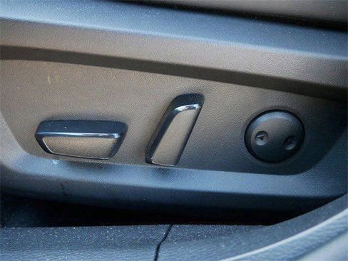 Used 2025 Mitsubishi Outlander SE image 17