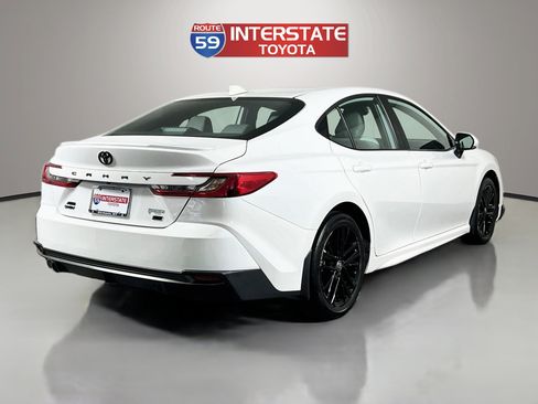 Used 2025 Toyota Camry SE w/ Convenience Package AWD/4WD image 7