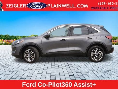 Used 2022 Ford Escape SEL image 2