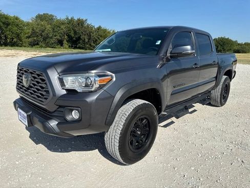 Used 2020 Toyota Tacoma TRD Off-Road AWD/4WD image 1
