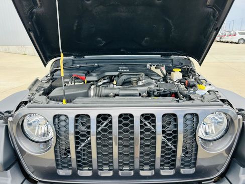 Used 2020 Jeep Gladiator Sport w/ Quick Order Package 24S AWD/4WD image 38
