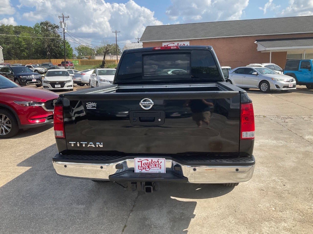 Used 2013 Nissan Titan SV w/ SV Premium Utility Pkg RWD image 4