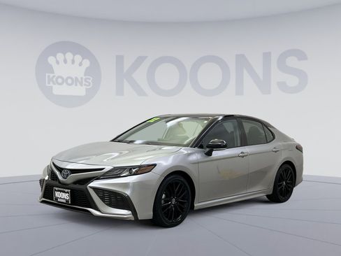 Used 2022 Toyota Camry XSE image 1