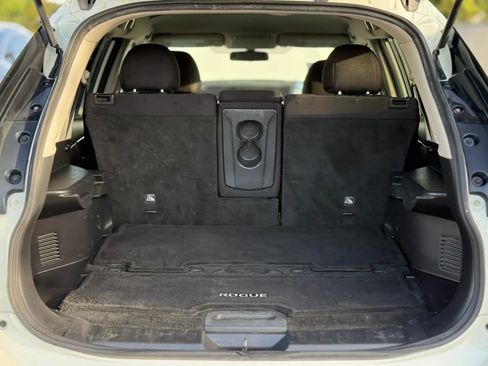 Used 2017 Nissan Rogue SV w/ Midnight Edition FWD image 26