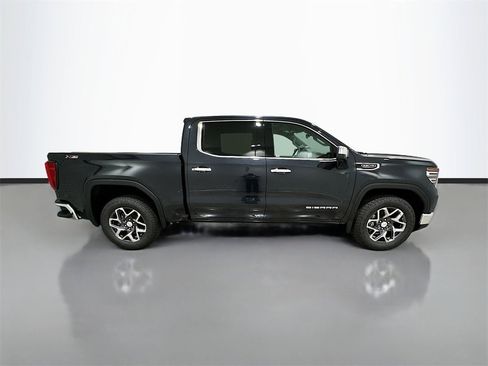New 2026 GMC Sierra 1500 SLT image 8