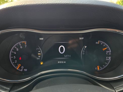 Used 2022 Jeep Grand Cherokee Limited image 27