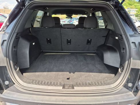 Used 2025 GMC Terrain Elevation AWD/4WD image 28