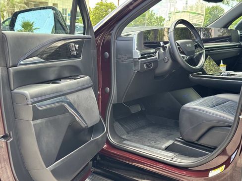 New 2026 Cadillac Escalade IQ Sport 1 w/ LPO, Floor Liner Package AWD/4WD image 13