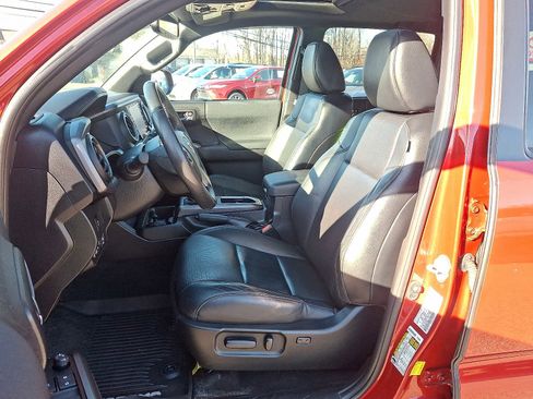 Certified 2021 Toyota Tacoma TRD Off-Road image 16